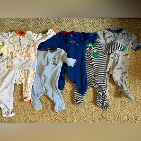 16 size 0-3 month sleepers - Picture 3 of 3